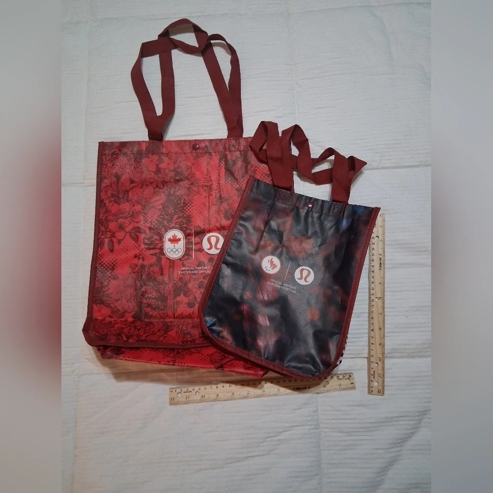 lululemon athletica Multicolor Tote Bags